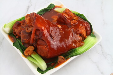 Freshly cooked Filipino food called Pata Tim