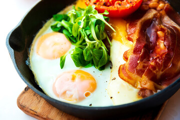 Egg and Toast - Classical English breakfast with egg and ham