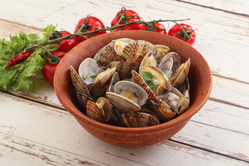 Vongole shellfish mollusc clem with butter