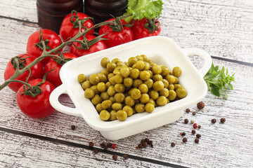 Canned sweet green peas conserve