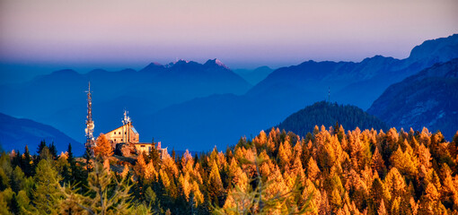 Abend, Abenddämmerung, Dämmerung, dämmern, Alpen, Hochstein, Lienzer Dolomiten, Wald, Lärchen,...