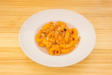 Baked pasta is a typical dish of traditional Italian cuisine. It is prepared with different types of pasta and the most used being meat, fish, cheese and tomato.