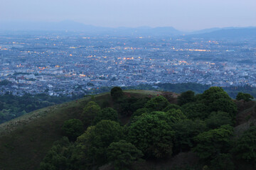 ≪奈良≫若草山からの夕暮れ、夜景写真　日本　アジア