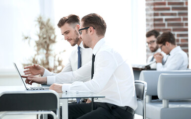 employees discussing new information