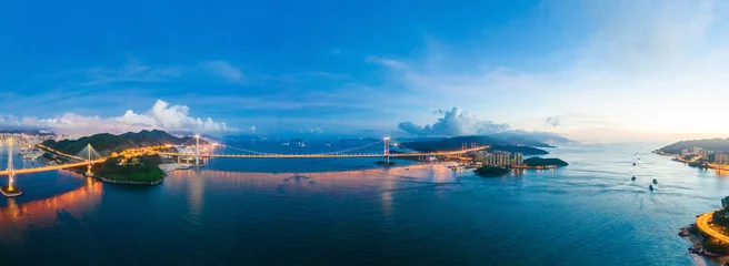 Gardinen Brücken Epic evening view of the Tsing Ma Bridge, Suspension bridge in west side of Hong Kong.  © gormakuma