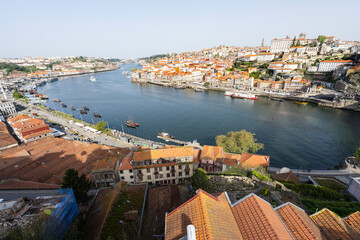 Fototapeta na wymiar panoramic view over the Douro river in Porto, Portugal