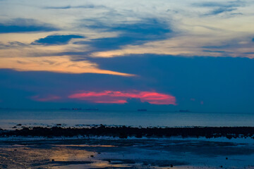 Obraz premium Bright color twilight sky sea beach background