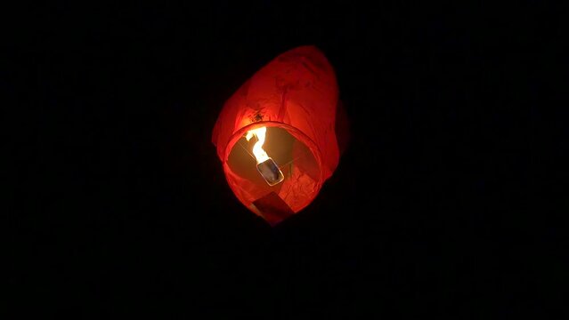 Flying lantern/Lanterne volante