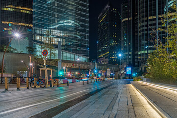 Guidelines Towards the Towers of La Defense Business District Traffic at Night