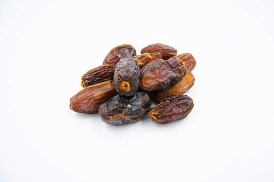 The most special fruit of the month of Ramadan, the date fruit