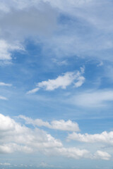 Obraz premium Blue sky with white clouds