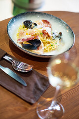seafood pasta with white wine