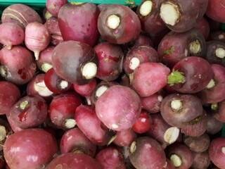 red and green onions