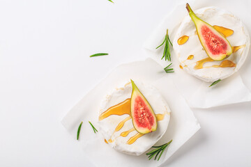 Camembert cheese with fresh figs and honey