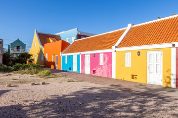 Fototapeta na wymiar Row of colorful houses in Willemstad, Curacao