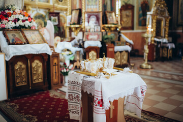 church props, wedding crown