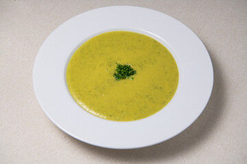 Recipe, soup, zucchini soup with Indian flavors, curcumin, curry