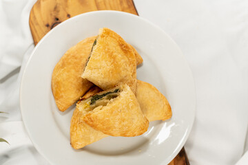 empanada argentina vigilia atun  verdura choclo