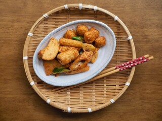 아시아 음식 어묵 채소볶음