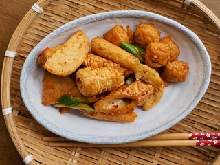 아시아 음식 어묵 채소볶음