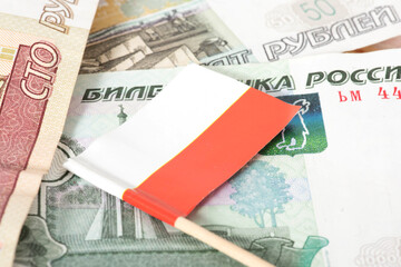 Flagge von Polen und Rubel Banknoten