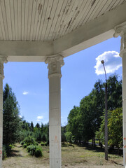Obraz premium old beautiful gazebo in the park