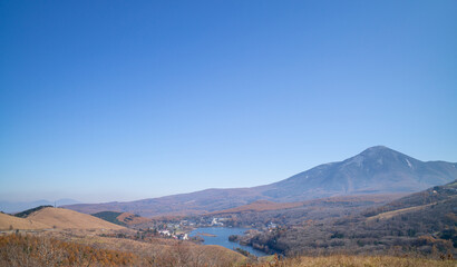 山と湖