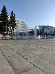 Obraz premium beautiful fountain on the city embankment