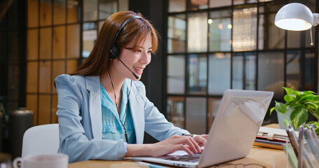 service phone operator © ryanking999