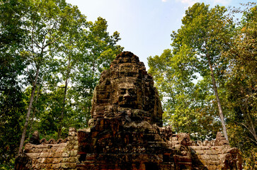 Cambodia, ANGKOR Temple complex, Preah Khan temple (Preah Khan Kampongsvai) in the rainforest, Entrance to the Cambodian temple, columns, headless Statues, Religious structure of the Angkor period