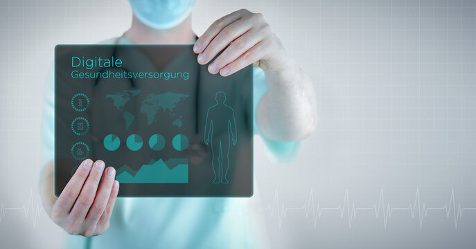 Digitale Gesundheitsversorgung. Arzt h&auml;lt virtuellen Brief mit Text und einem Interface. Medizin in der Zukunft