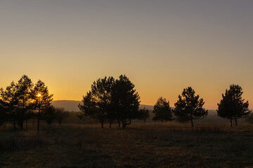 Fototapeta na wymiar Landschaft zum Sonnenuntergang