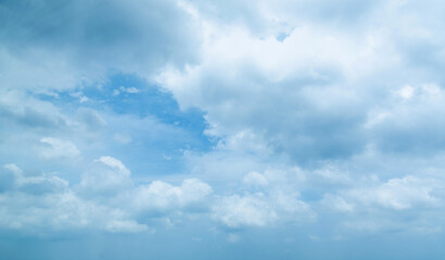 Naklejka na ściany i meble Blue sky covering with white cumulus