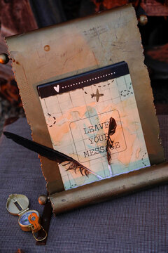 libro delle dediche con su scritto "leave your message"
