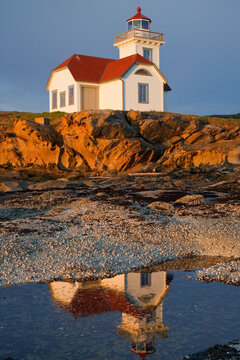 USA, Washington, San Juan Islands, Patos Island, Patos Island Lighthouse, Sunset