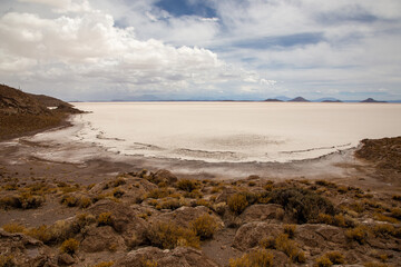Fototapeta na wymiar uyuni in bolivia is the largest salt flat in the world. 