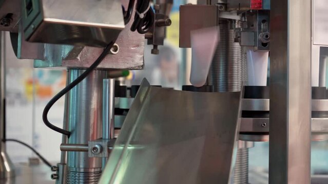 Equipment for the pharmaceutical industry, automatic line for filling tubes with substance