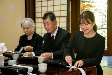 法事・お葬式（食事シーン）
