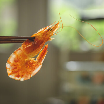 The cooked river shrimp close up