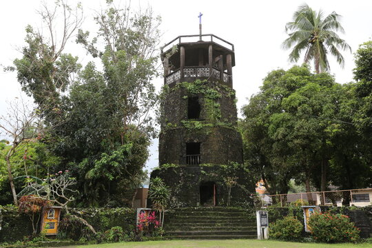 Der Wachturm in Bulusan, Provinz Sorsogon, Philippinen