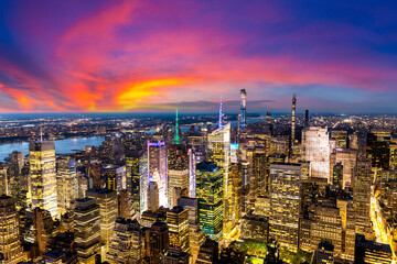 Obraz premium Aerial view of Manhattan at night