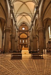 Obraz premium Wnętrze kościoła w Italii.