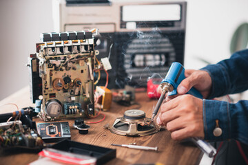 Fixing vintage radio cassette recorder