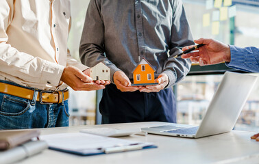 Business meetings of real estate brokers and company presidents to select a model to build a housing estate in writing and presenting to state organizations.