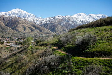 Plakat The Southern California Mountains After a Snow Storm as Seen from the Crafton Hills Near Yucaipa, California