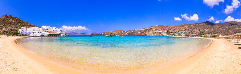 Greek summer holidays. Best beaches of Ios island - Mylopotas with crystal clear waters. Creece, Cyclades - obrazy, fototapety, plakaty