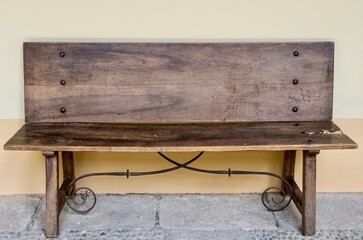 Banco antiguo de madera