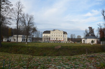 Kurozwęki , Pałac Kurozwęki  , w Kurozwękach  , Polska Kurozwęki