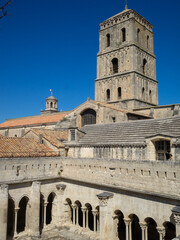 Fototapeta na wymiar St. Trophime cloister and church bell tower, Arles