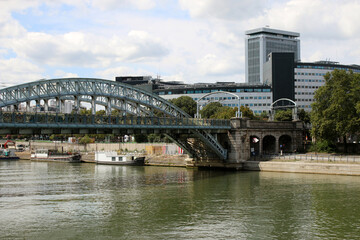 Fototapeta na wymiar Paris - Beaugrenelle - Pont Rouelle